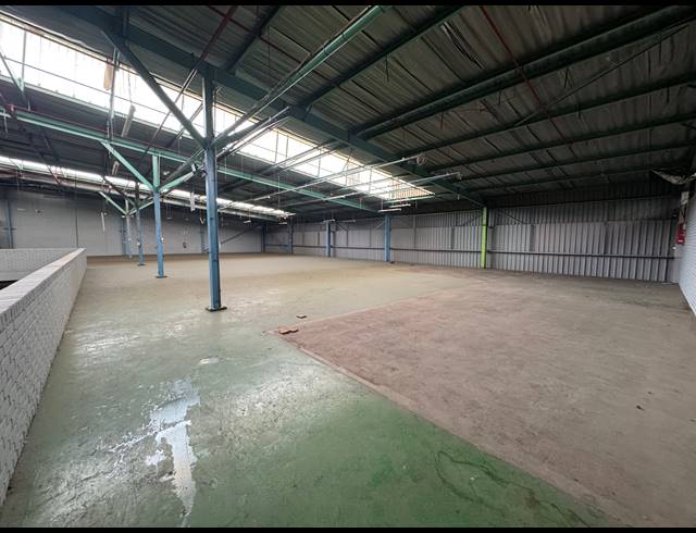 3,562M² WAREHOUSE TO LET IN INDUSTRIA WEST